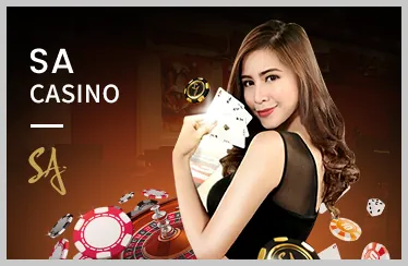Hình ảnh casino trực tuyến 77 Ball Tải Game với bàn Baccarat và dealer xinh đẹp